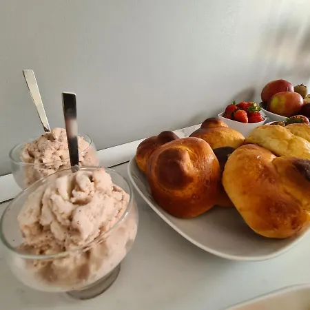 Bilateral ベッド・アンド・ブレックファスト アヴォラ