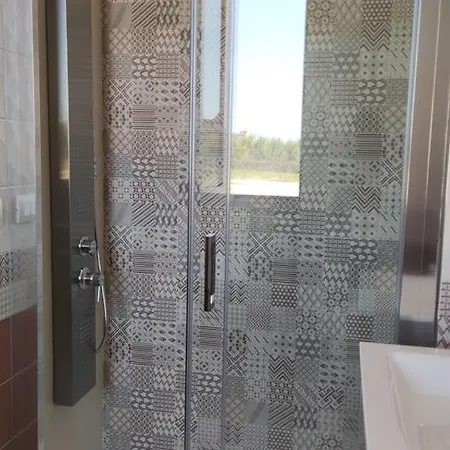 ベッド・アンド・ブレックファスト Bilateral 3*