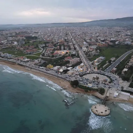 ベッド・アンド・ブレックファスト Bilateral アヴォラ