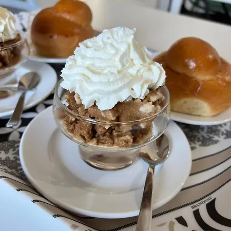 ベッド・アンド・ブレックファスト Bilateral アヴォラ